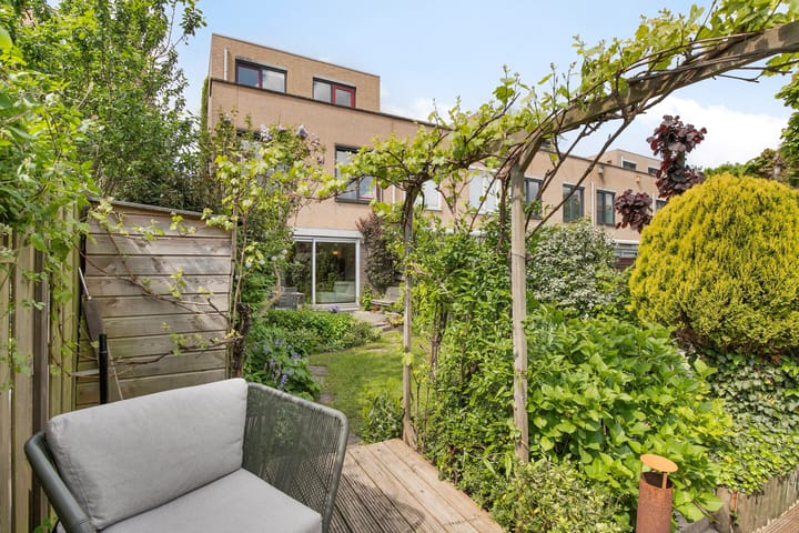 Foto 49 van Ann Burtonstraat 13