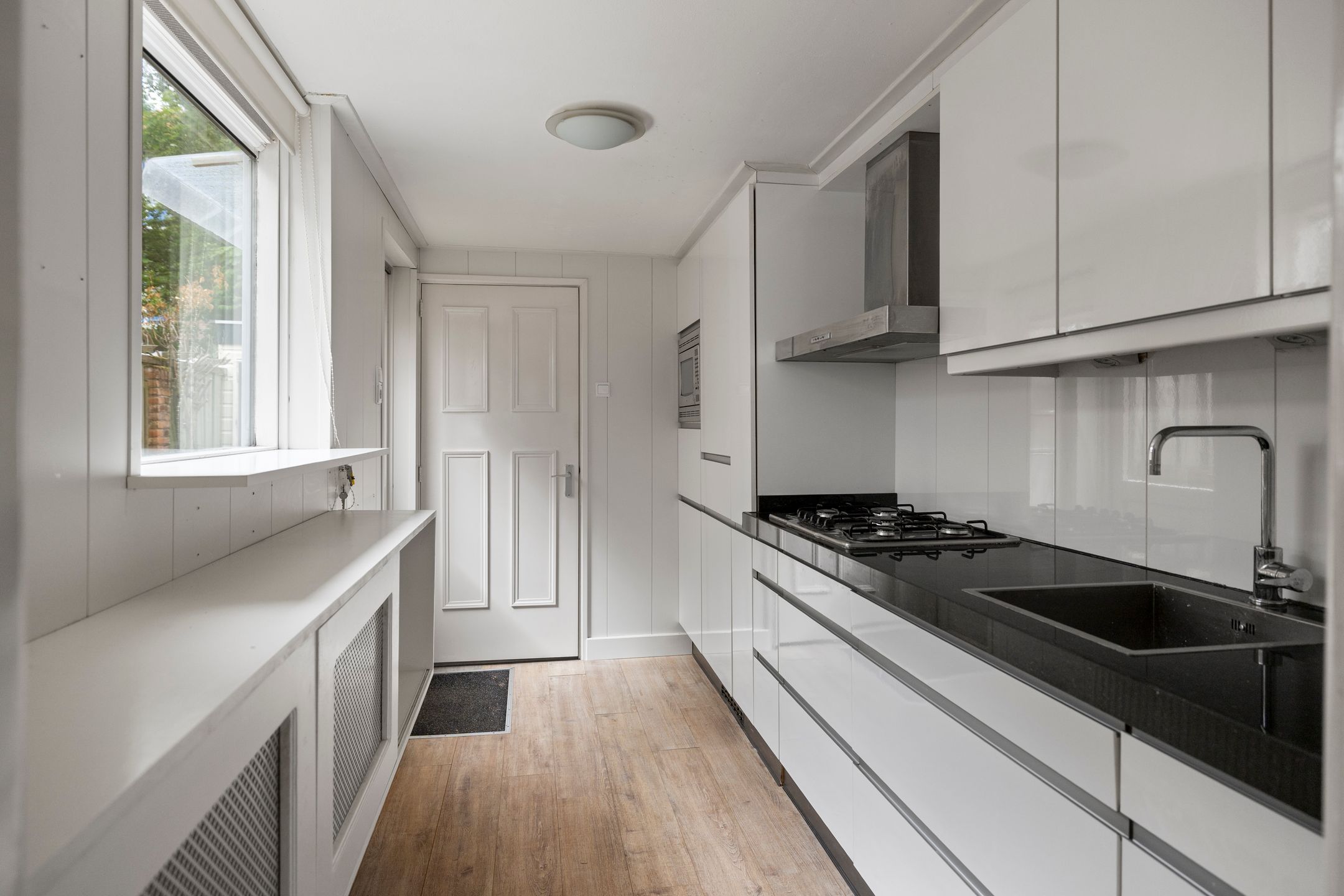 Photo 6 of Van Leeuwenhoekstraat 12