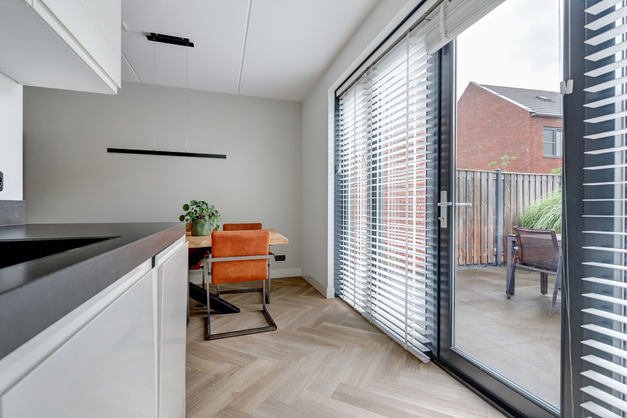 Photo 9 of Suriestraat 44