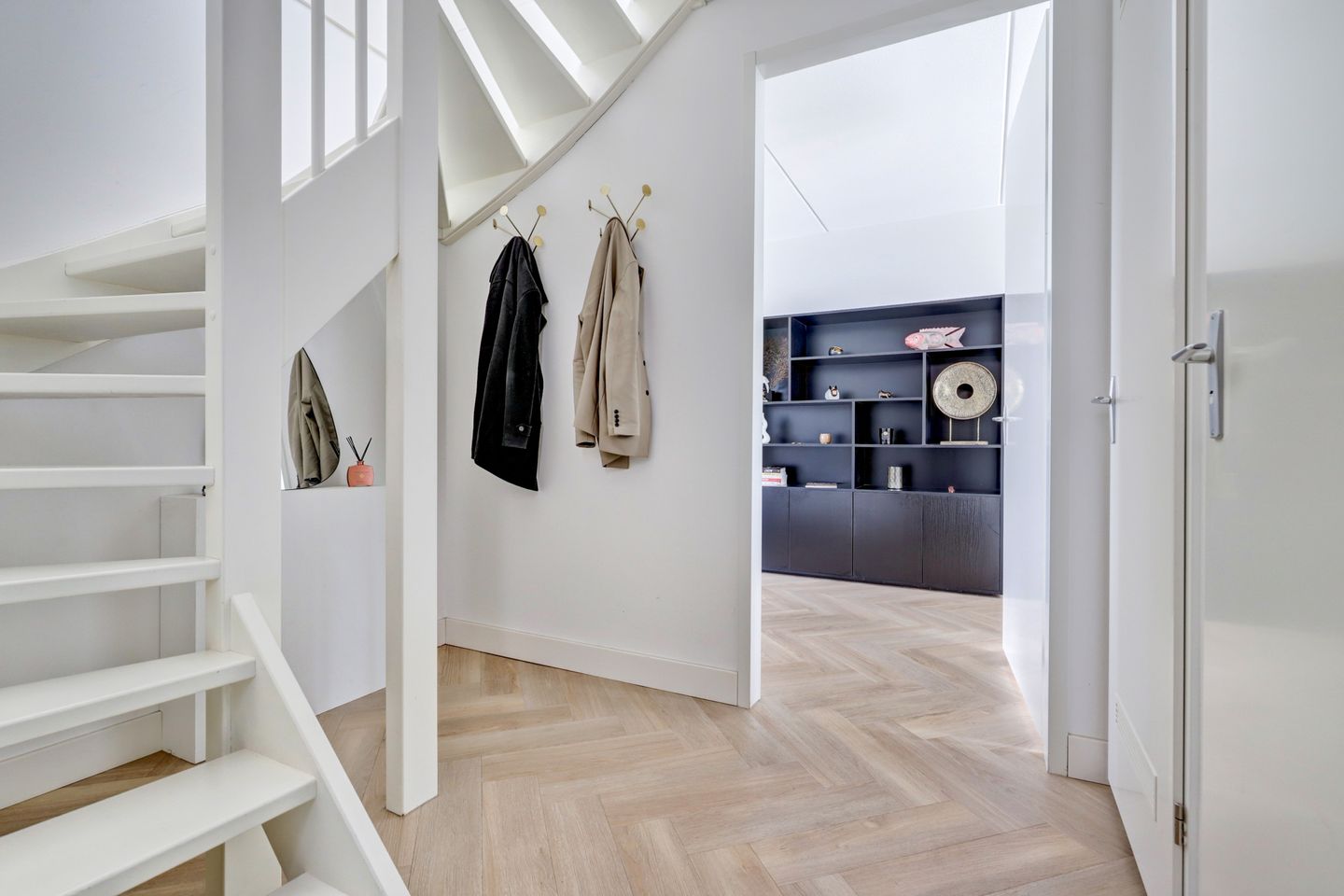 Photo 10 of Suriestraat 44