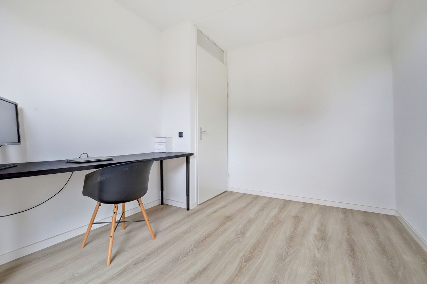 Photo 19 of Suriestraat 44