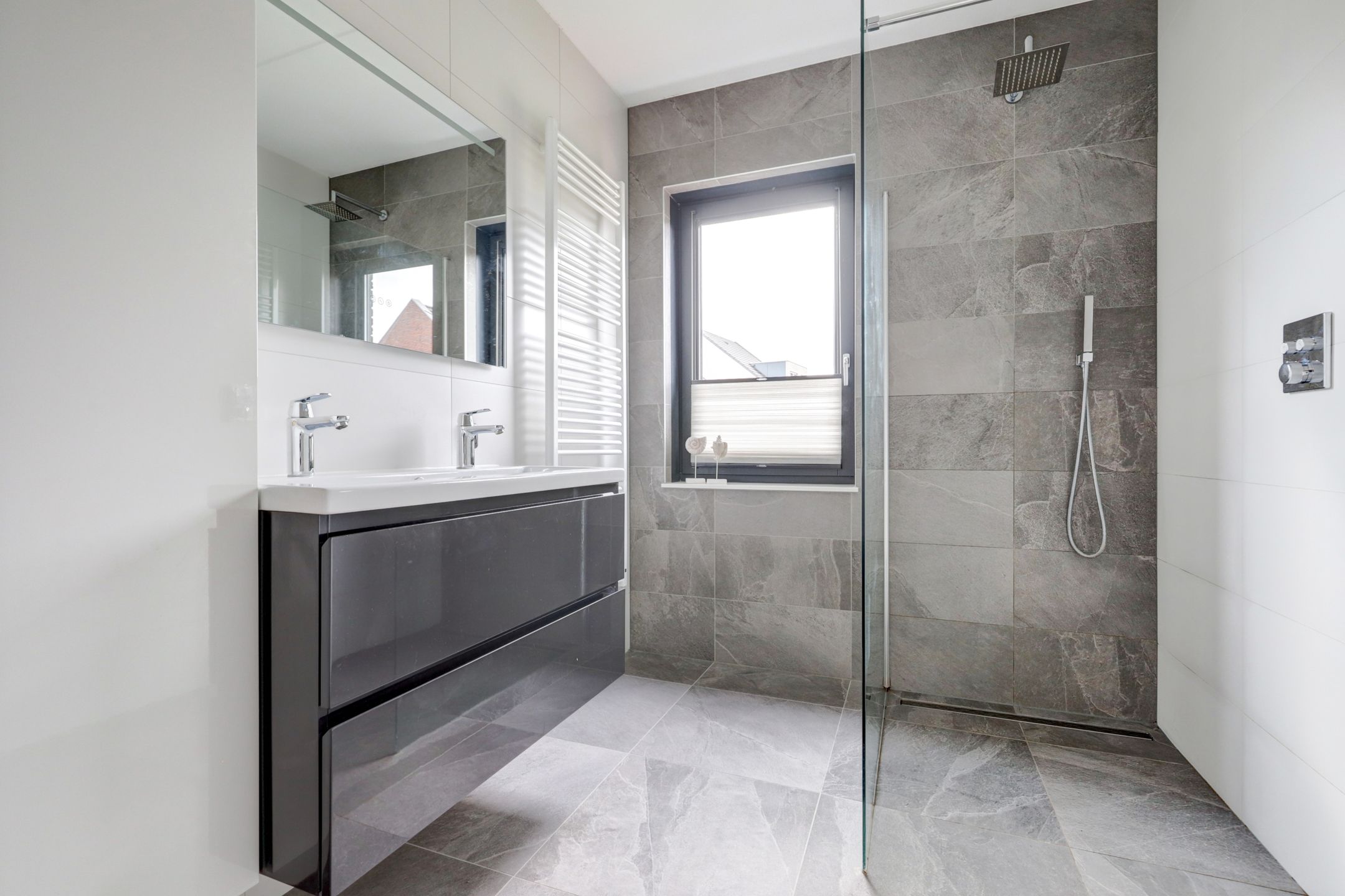 Photo 21 of Suriestraat 44