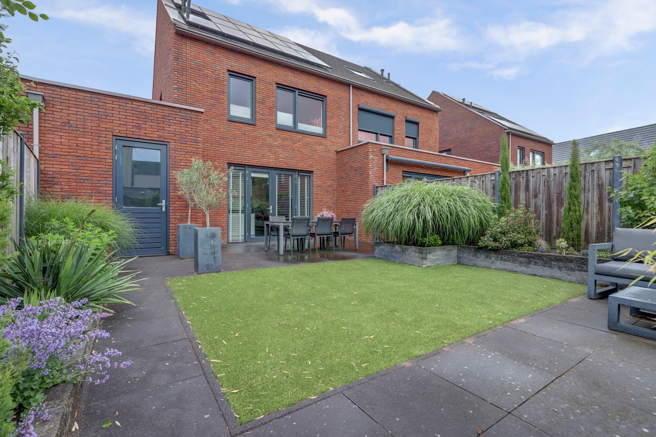 Photo 30 of Suriestraat 44