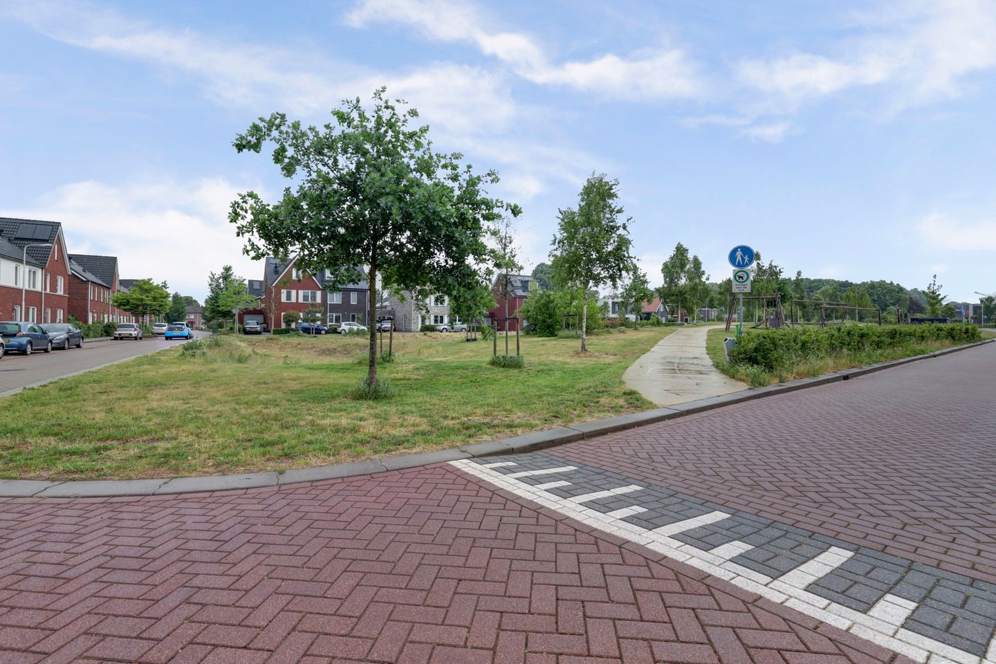 Photo 35 of Suriestraat 44