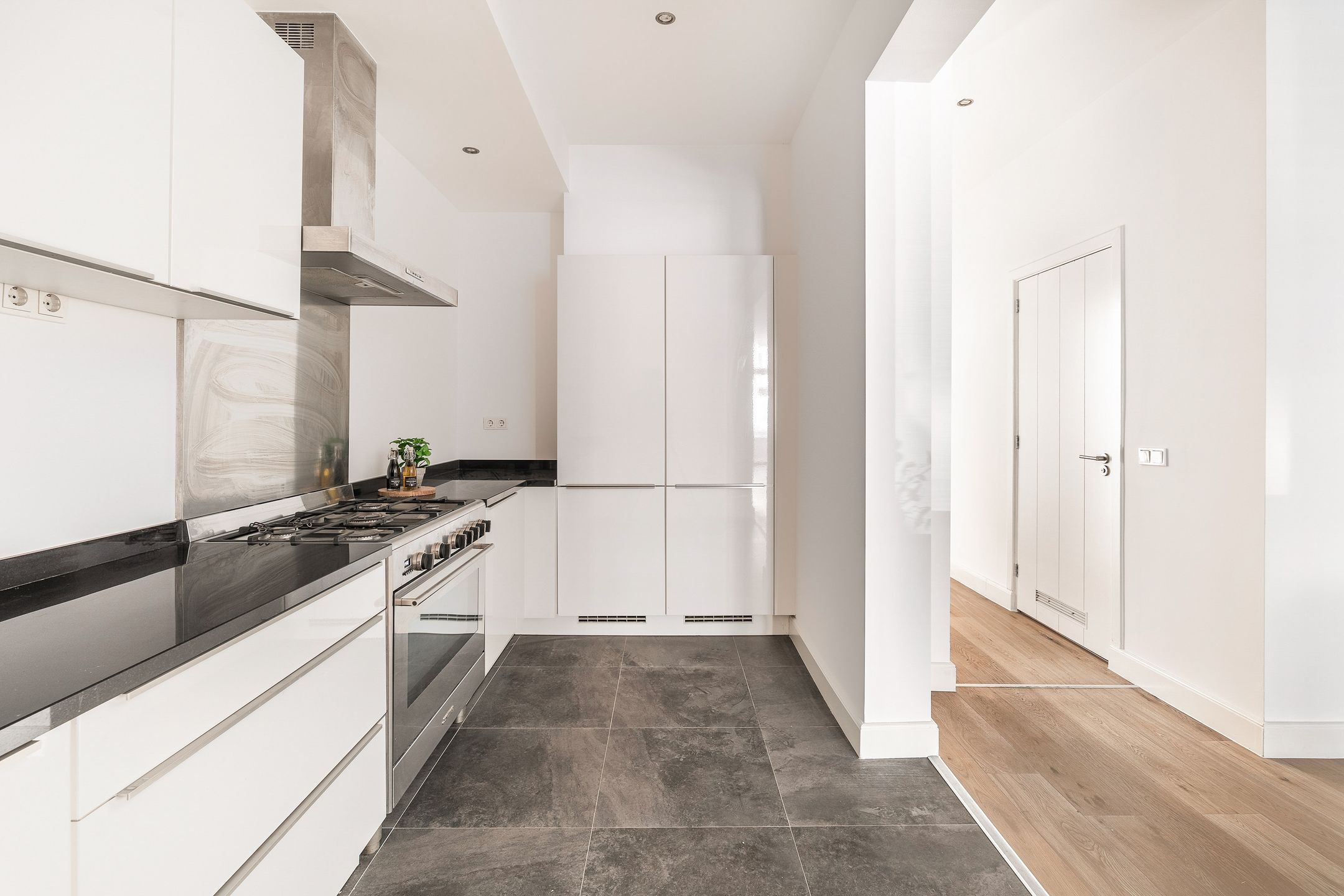 Foto 12 van Laan van Meerdervoort 128