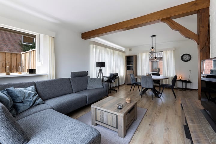 Foto 2 van Pastoor Eshuisstraat 1