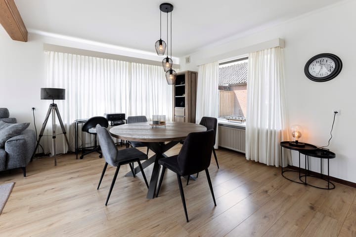 Foto 10 van Pastoor Eshuisstraat 1