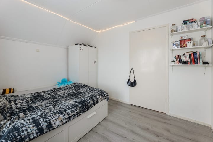 Foto 22 van Pastoor Eshuisstraat 1