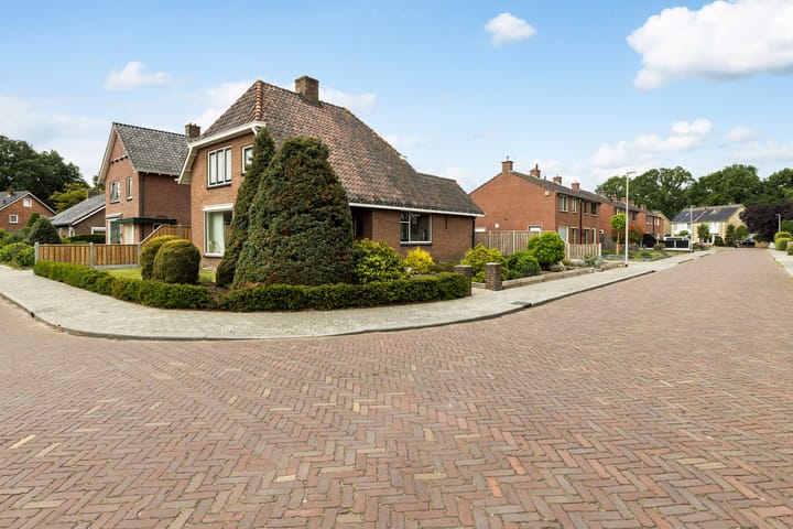 Foto 27 van Pastoor Eshuisstraat 1