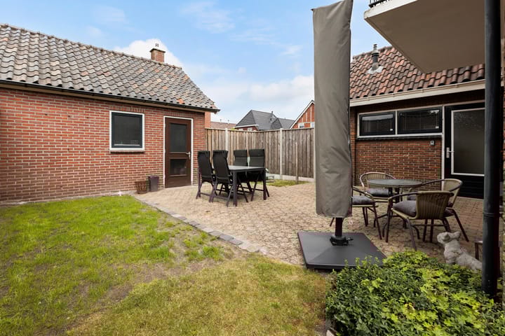 Foto 30 van Pastoor Eshuisstraat 1