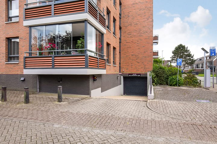 Photo 39 of Wendelaarstraat 126