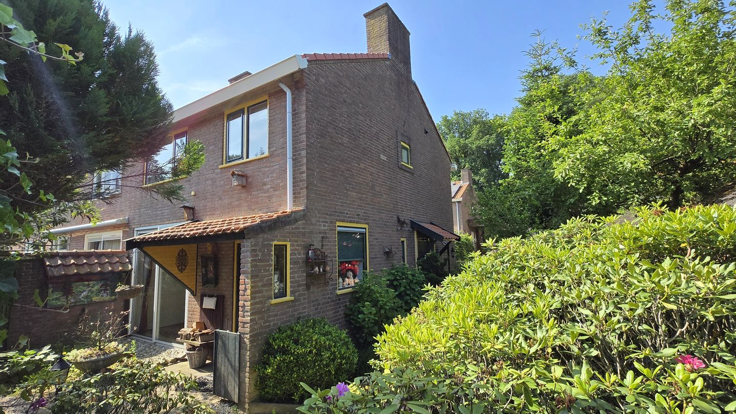 Foto 1 van Middenlaan 39