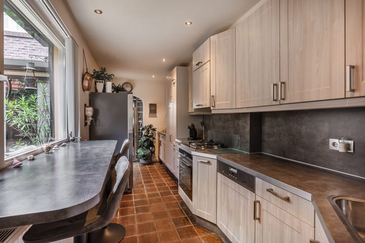 Foto 12 van Molenstraat 1