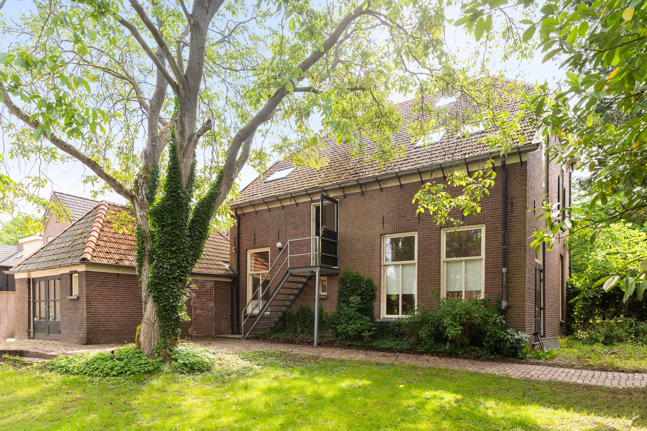 Foto 24 van Burgemeester Bloemersstraat 32