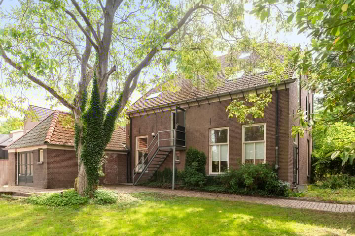 Foto 24 van Burgemeester Bloemersstraat 32