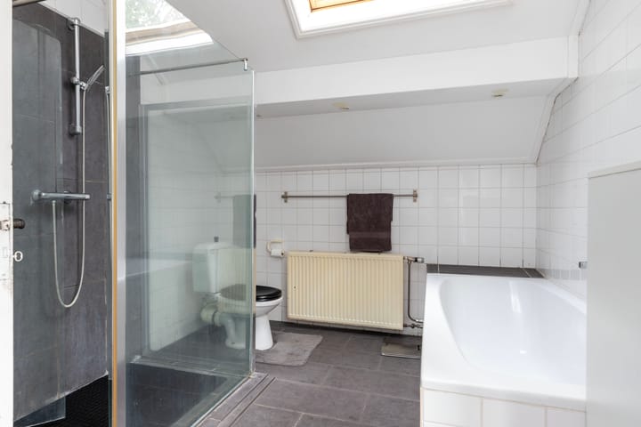 Foto 33 van Burgemeester Bloemersstraat 32