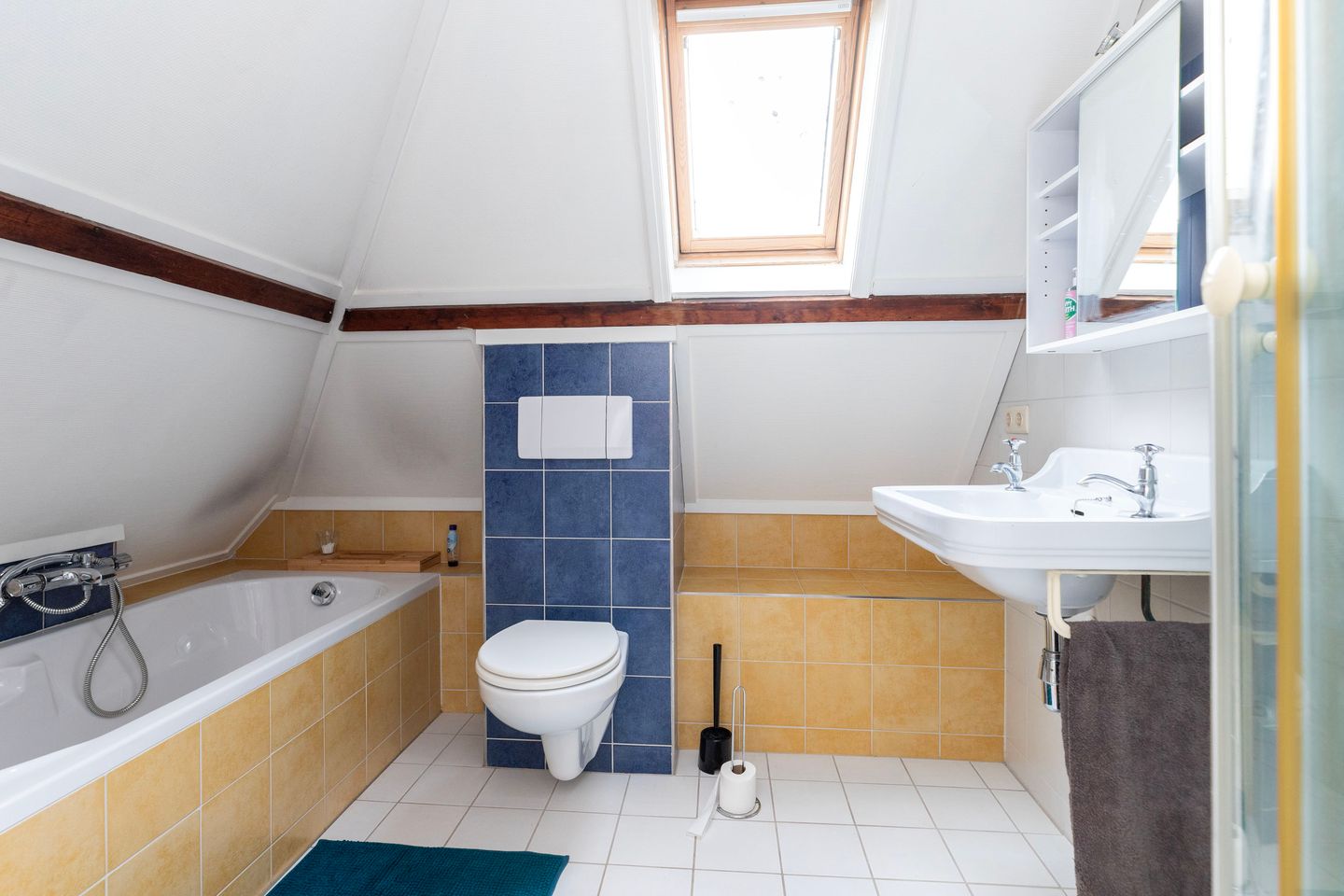 Foto 40 van Burgemeester Bloemersstraat 32