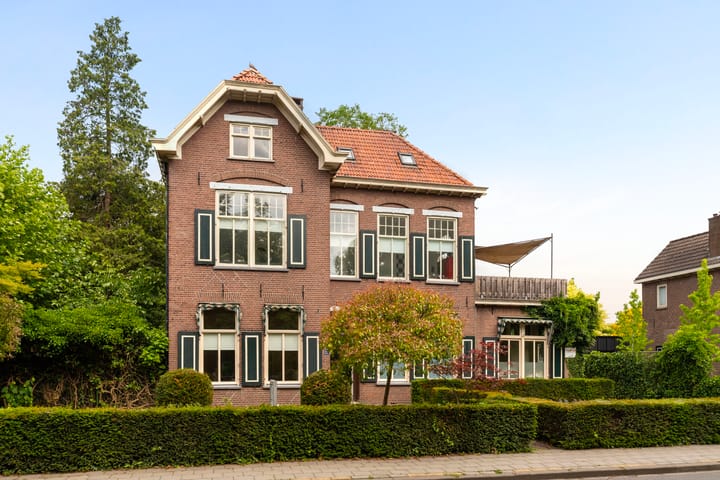 Foto 44 van Burgemeester Bloemersstraat 32