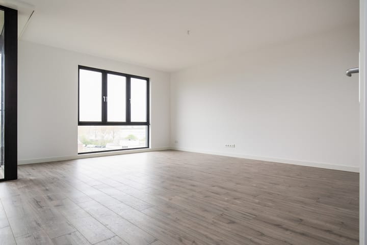 Photo 13 of Dudokstraat 76