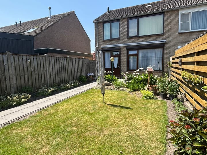 Photo 22 of Vermerestraat 11