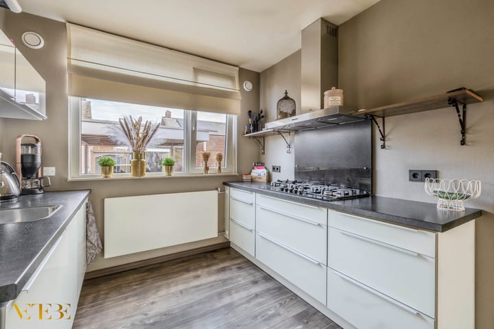 Foto 8 van Julianastraat 44