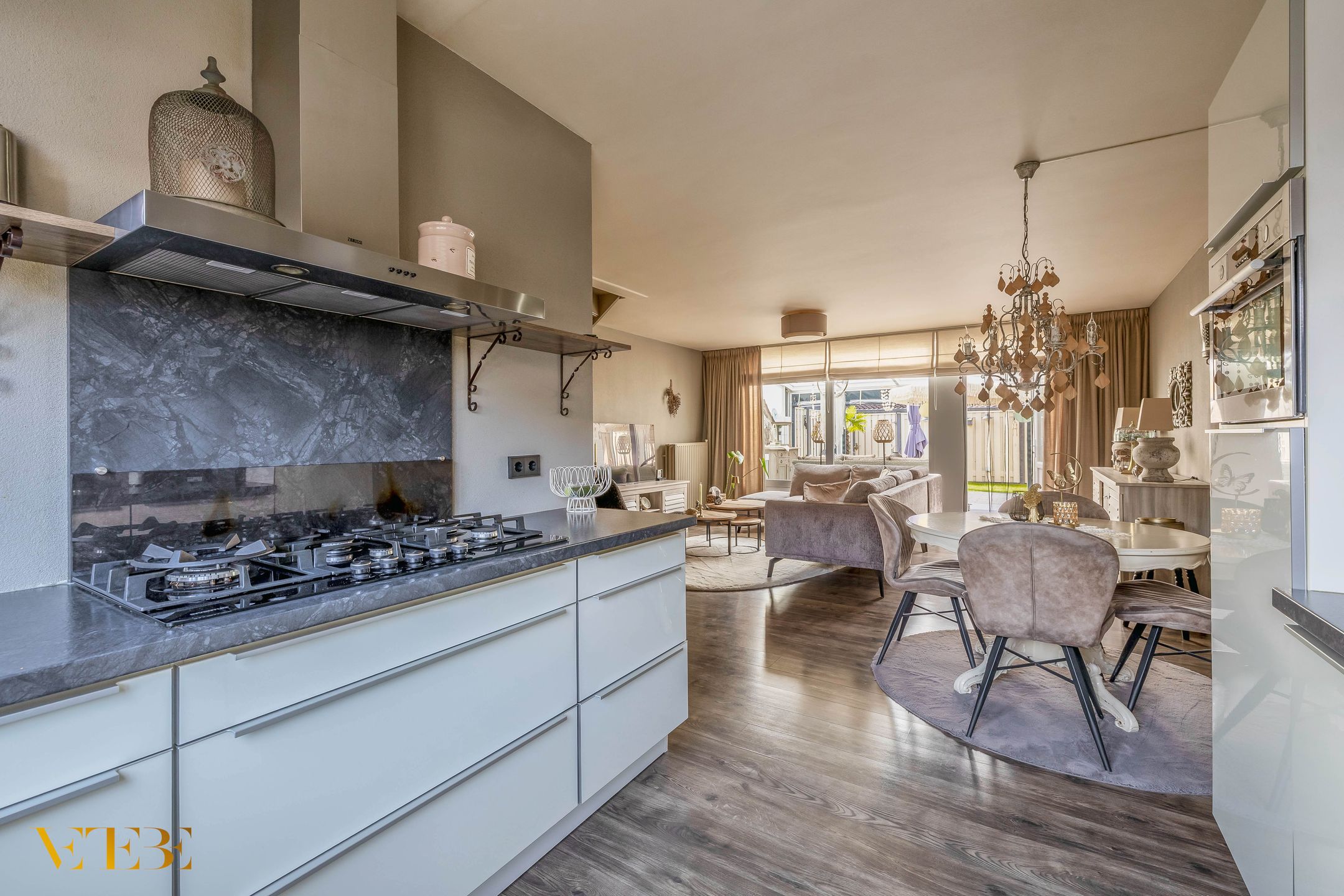 Photo 9 of Julianastraat 44