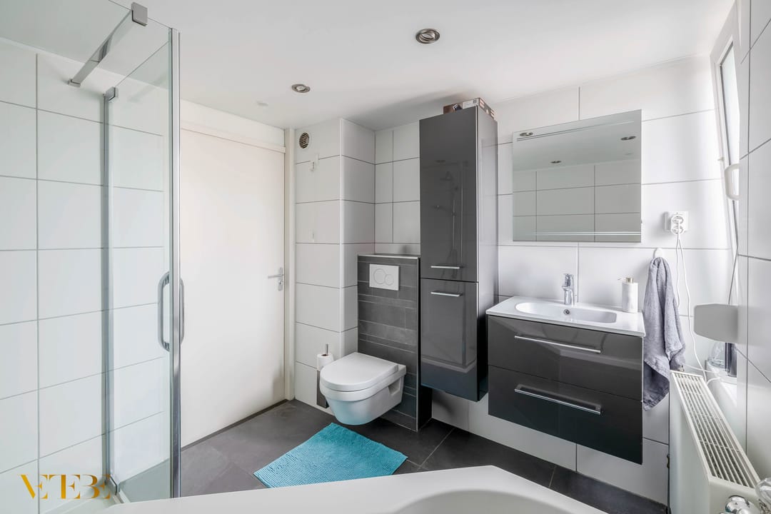 Photo 16 of Julianastraat 44