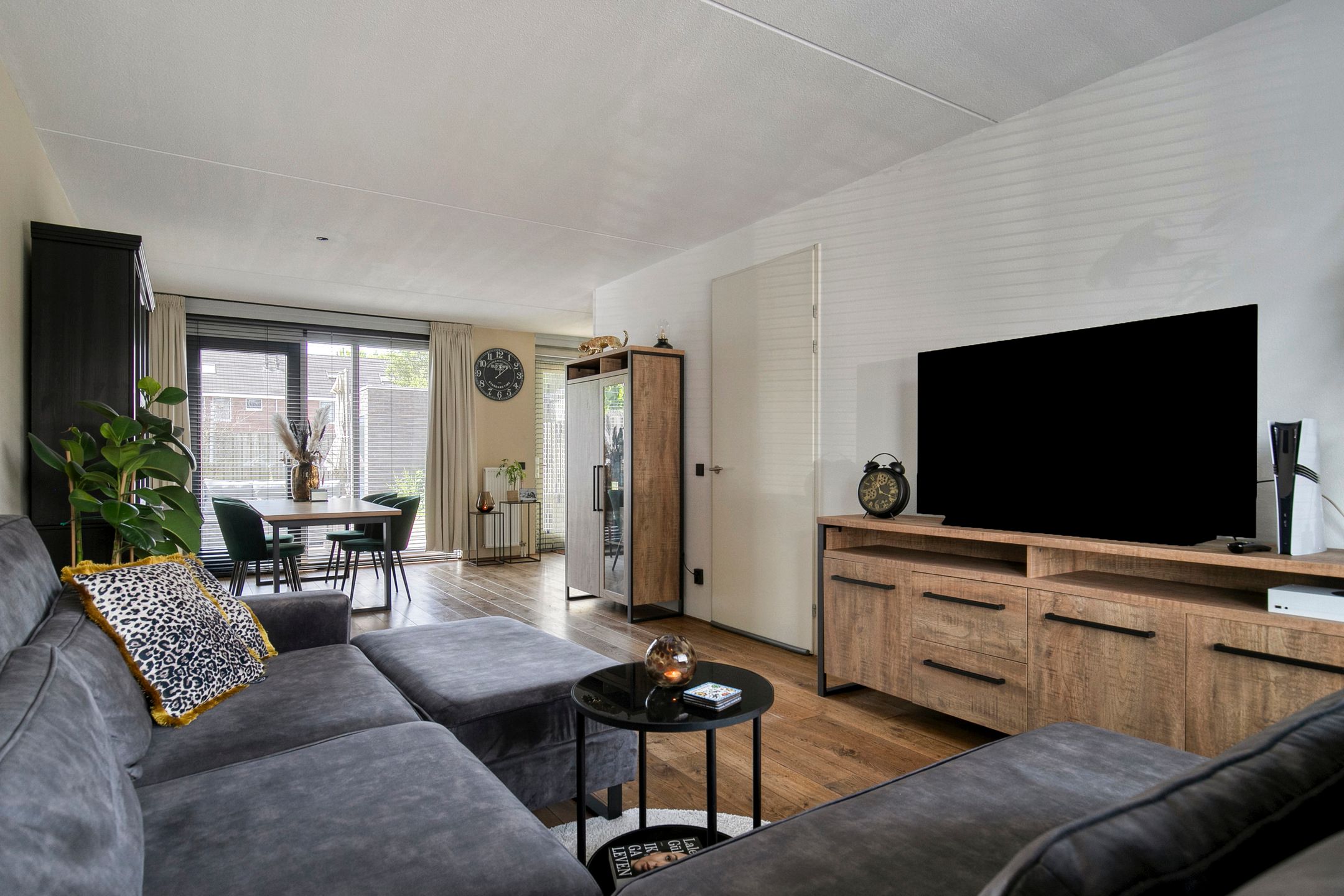 Foto 9 van Molstraat 10