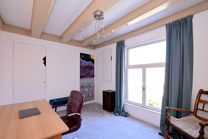 Photo 48 of Bergstraat 15