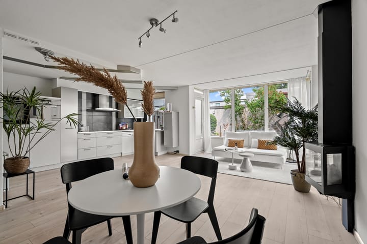 Photo 10 of Pedro Luis Briónstraat 18