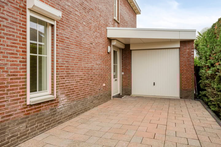 Foto 6 van Van Overveststraat 6