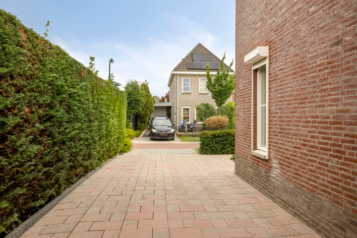 Foto 7 van Van Overveststraat 6