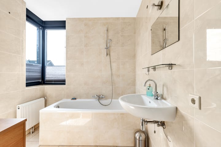 Photo 27 of Westerveenstraat 2-A