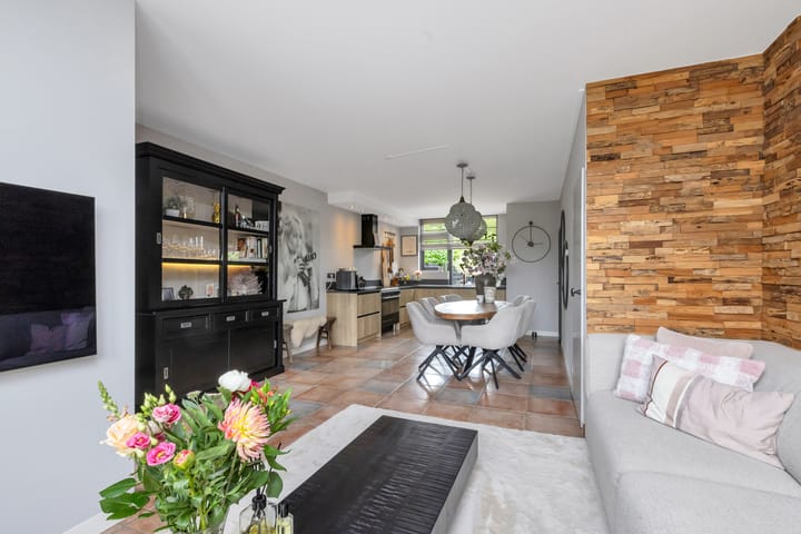 Foto 9 van Weegbree 130