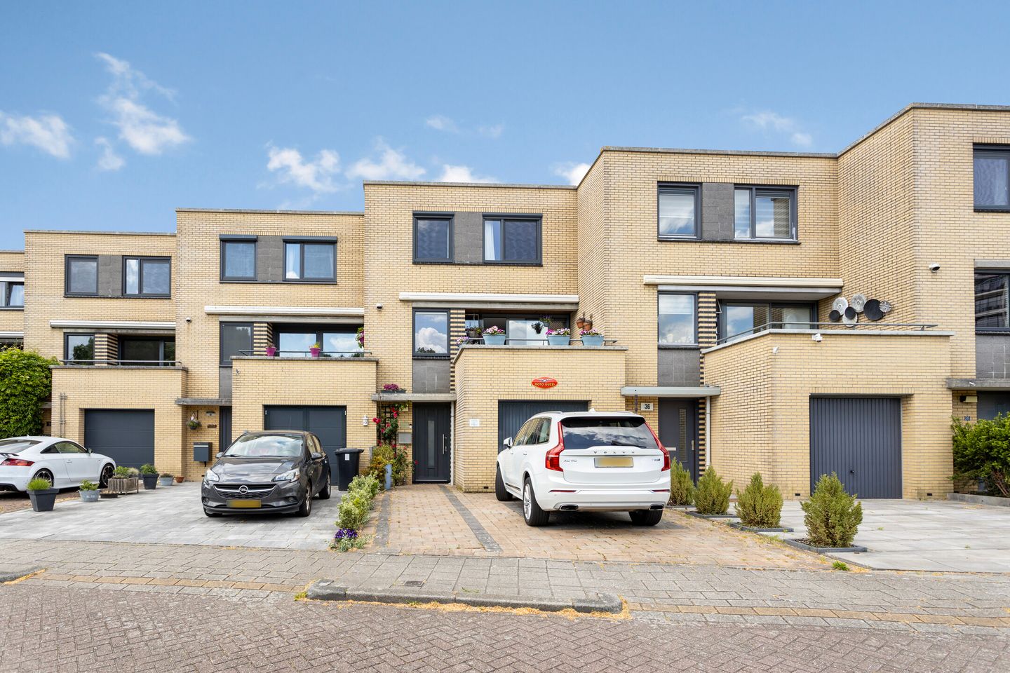 Raminhout 34 main image