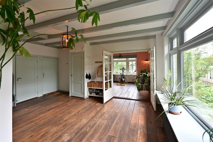 Photo 18 of Nieuw-Loosdrechtsedijk 10