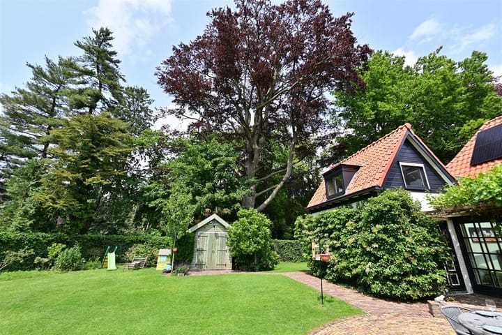 Photo 32 of Nieuw-Loosdrechtsedijk 10