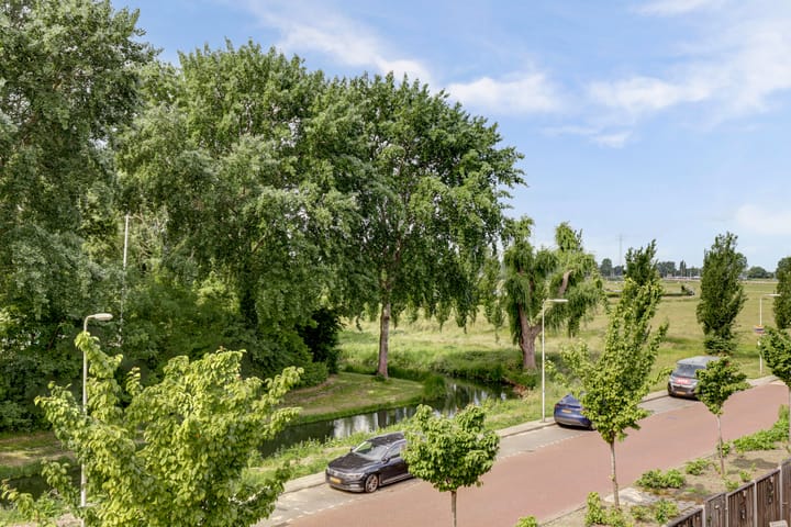 Foto 2 van Hugo van Voorneweg 72