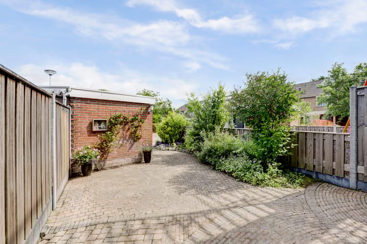 Foto 22 van Hugo van Voorneweg 72