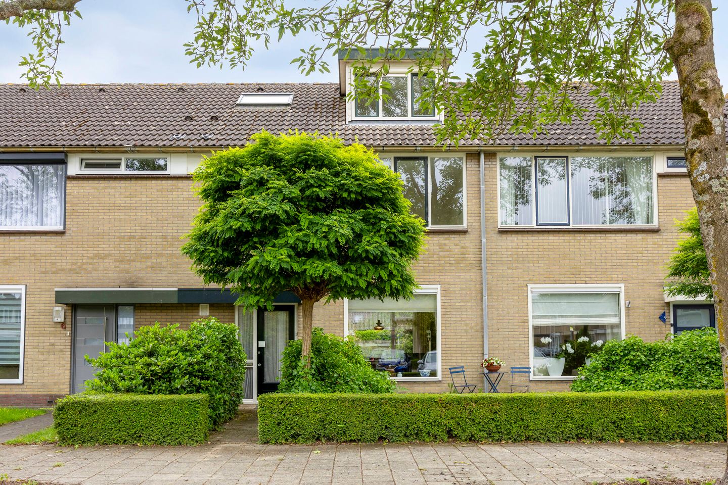 Foto 1 van Donkerstraat 8