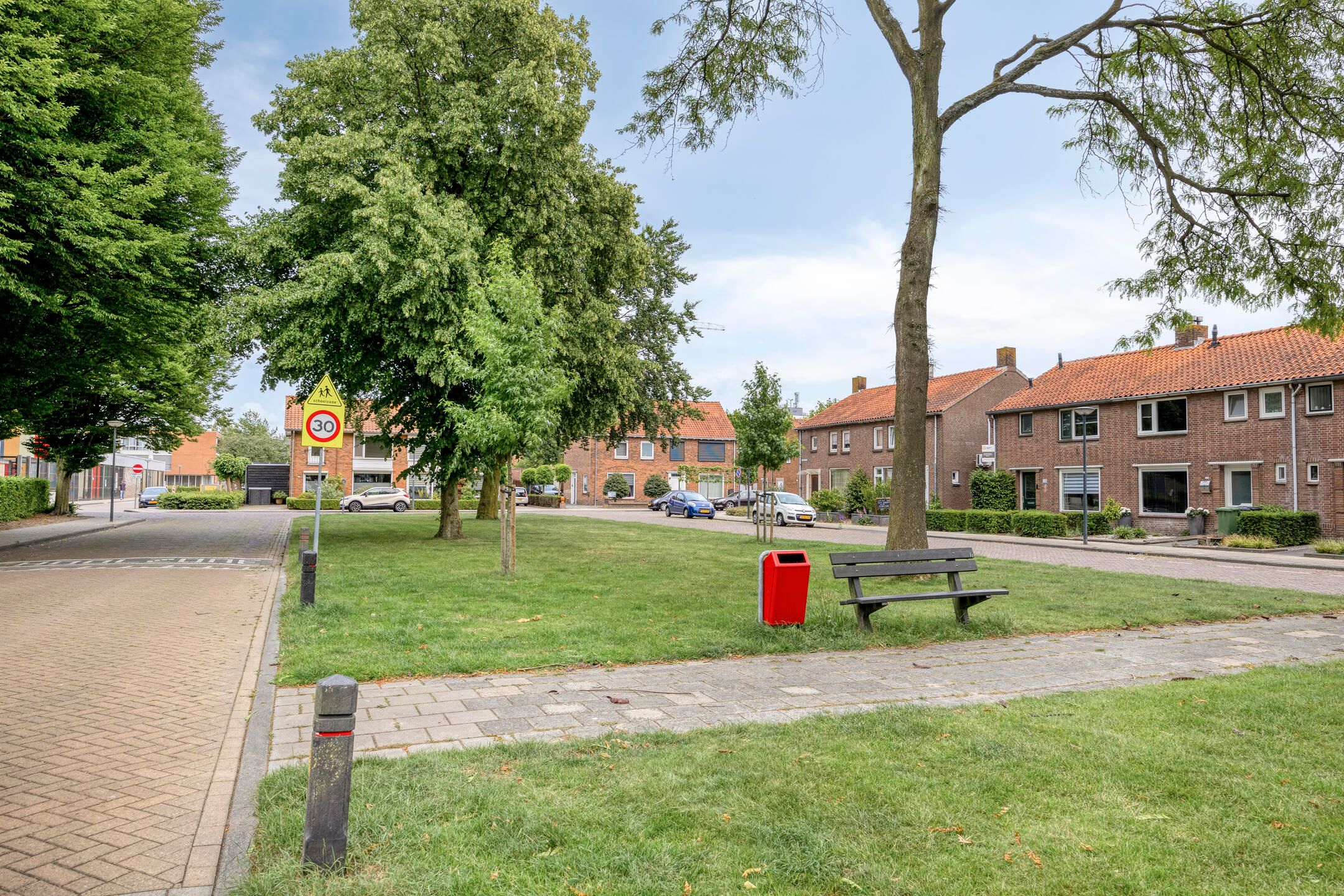 Foto 30 van Besoyensestraat 2