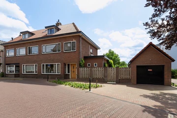Om 't Hof 4