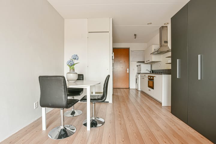 Photo 8 of Welnastraat 531