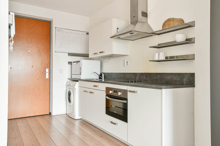 Photo 9 of Welnastraat 531