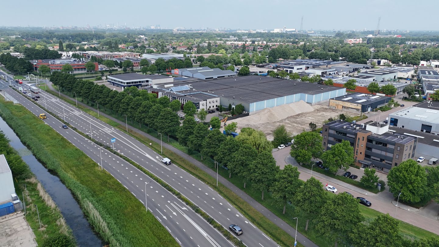 View photo 4 of Kolenbranderstraat 14