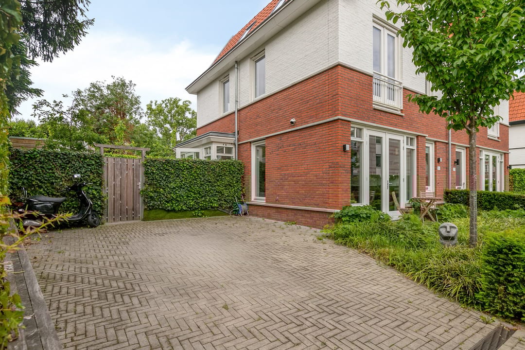 Foto 38 van Spoorstraat 9