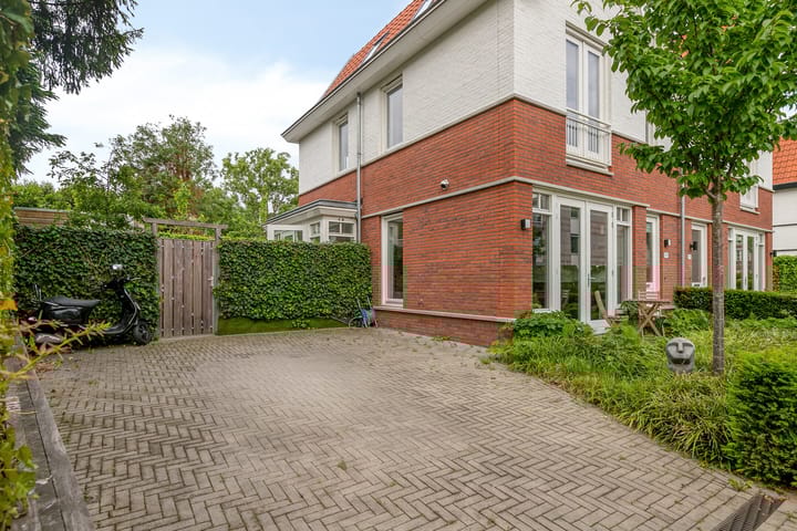 Foto 38 van Spoorstraat 9