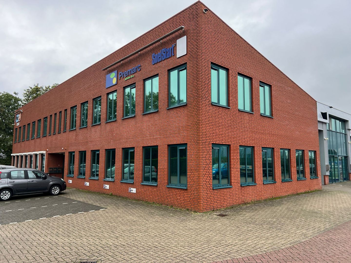 View photo 2 of Achthovenerweg 17-D