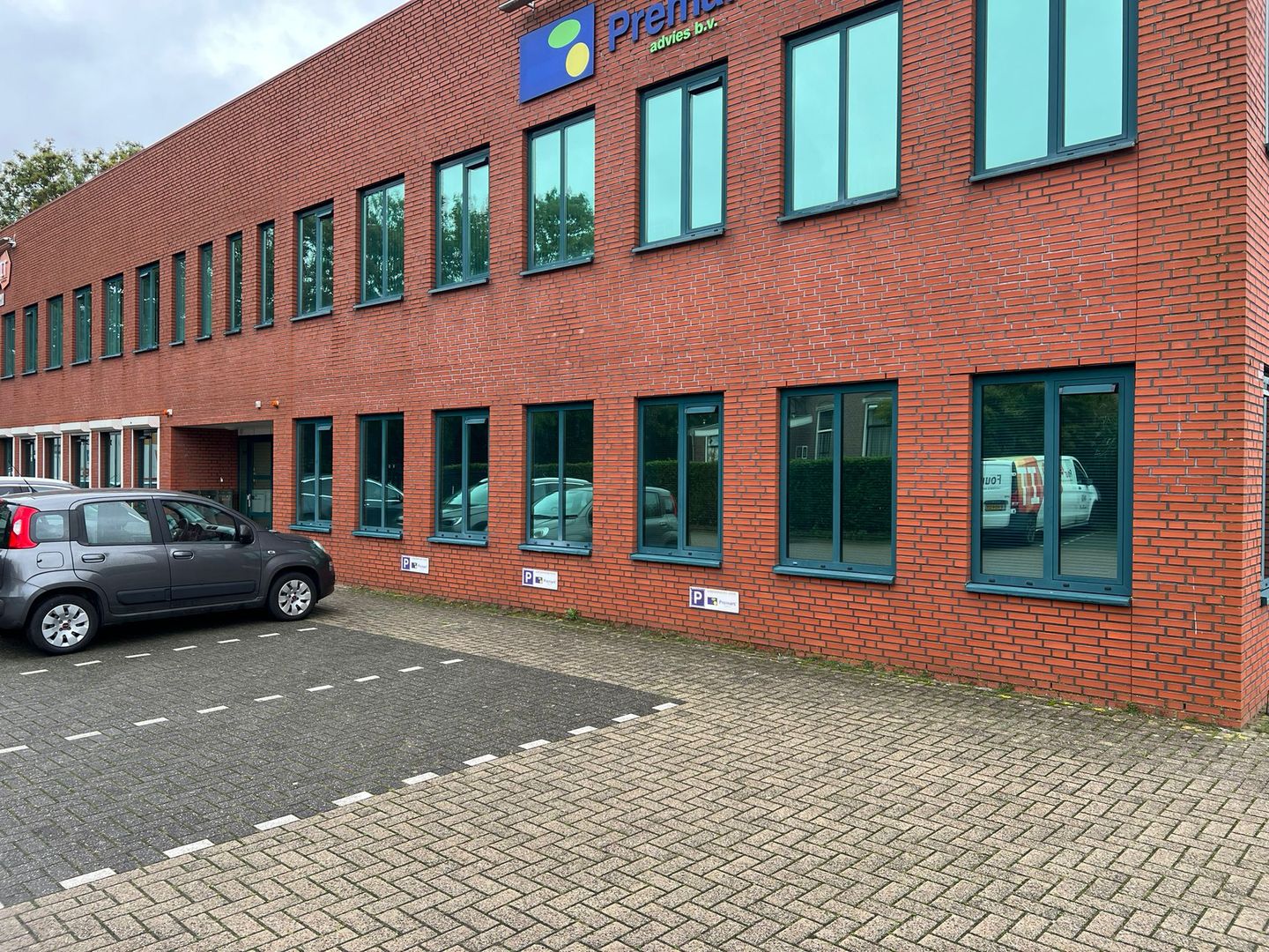 View photo 3 of Achthovenerweg 17-D