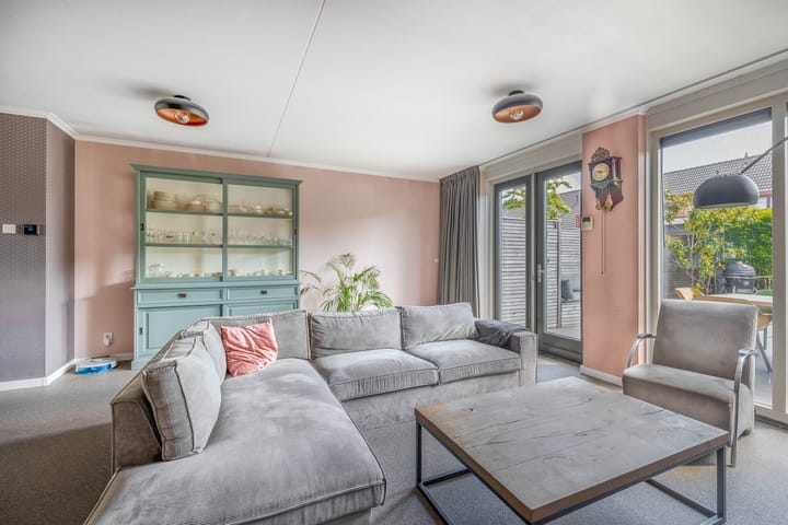 Photo 2 of Ambachtssingel 90